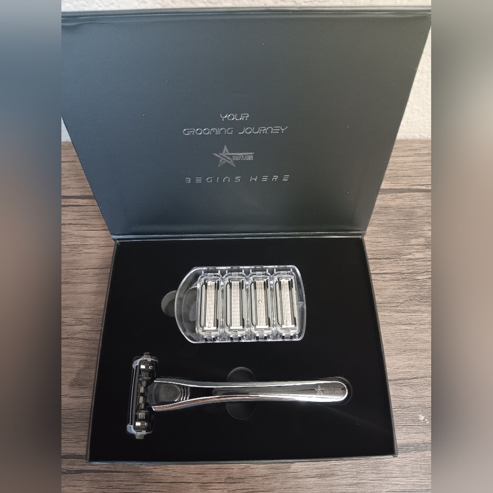 Men Shaving Razor - Picture 9 of 9